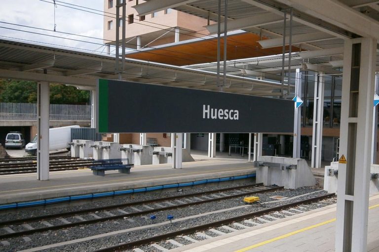 Lee más sobre el artículo Huesca Suena impulsa una iniciativa ciudadana en favor del tren de proximidad entre Huesca y Zaragoza